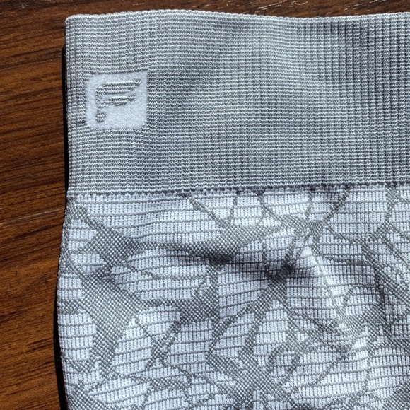 Fabletics Seamless Capris - Picture 2 of 5